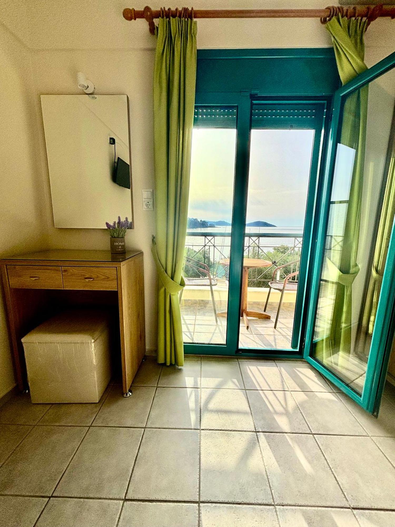 Angeliki Beach Hotel Megáli Ámosz Kültér fotó
